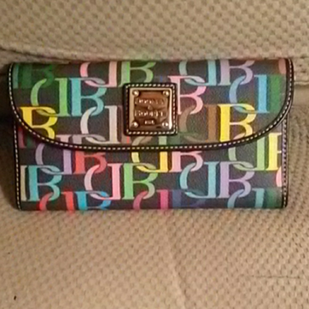 Dooney & Bourke wallet